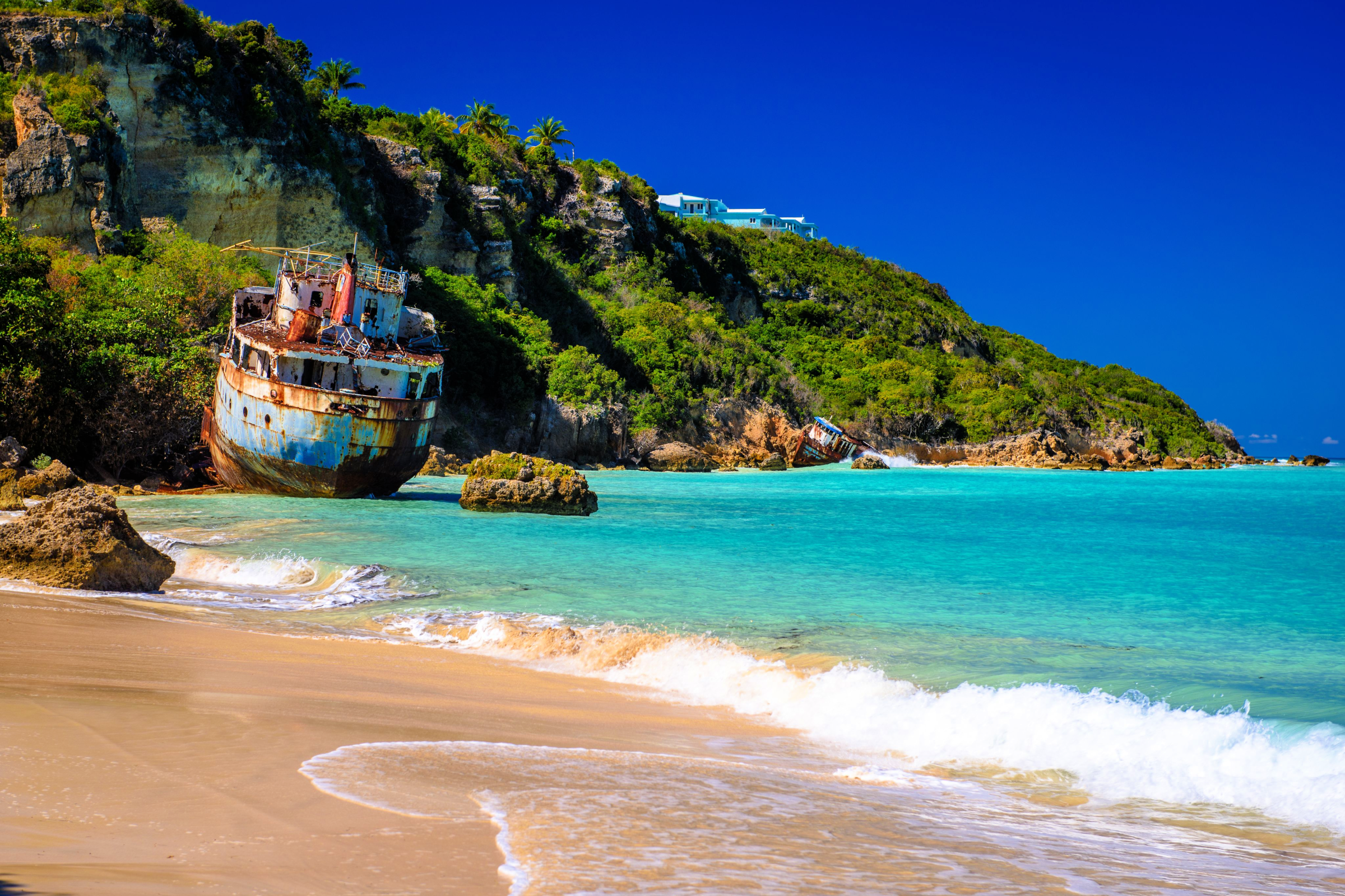 Sandy Ground Beach â A Fantastic, Lively Beach and Shipwreck Dive Spot 